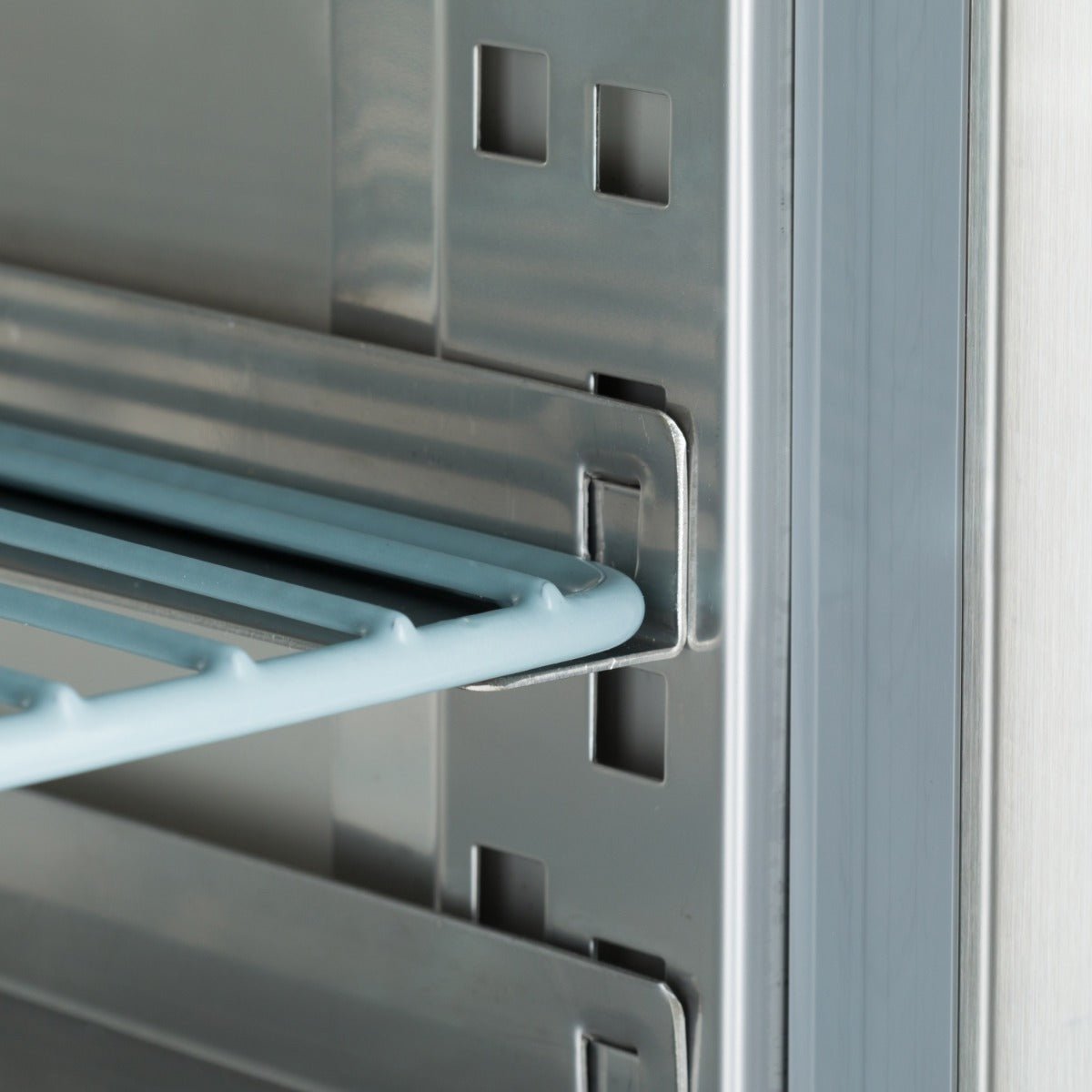 Maxima Bakery Fridge 800L on Wheels - Adjustable Shelves - Fits 60 x 40cm - RVSVoordeel