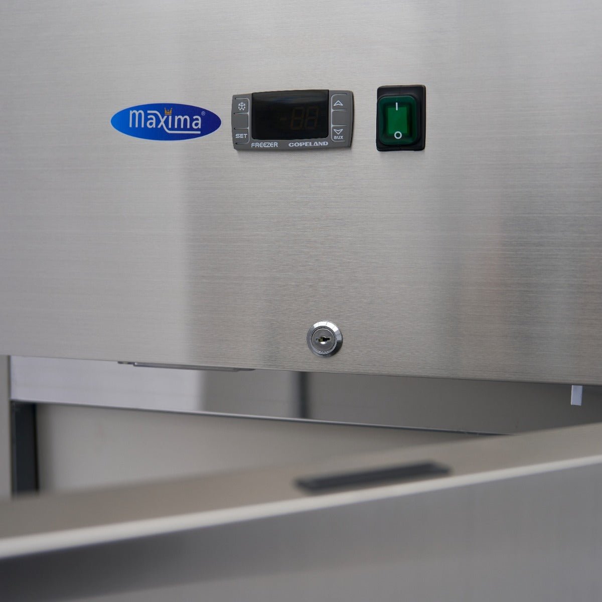 Maxima Freezer 400L on Wheels - 3 Adjustable Shelves - Stainless Steel - RVSVoordeel
