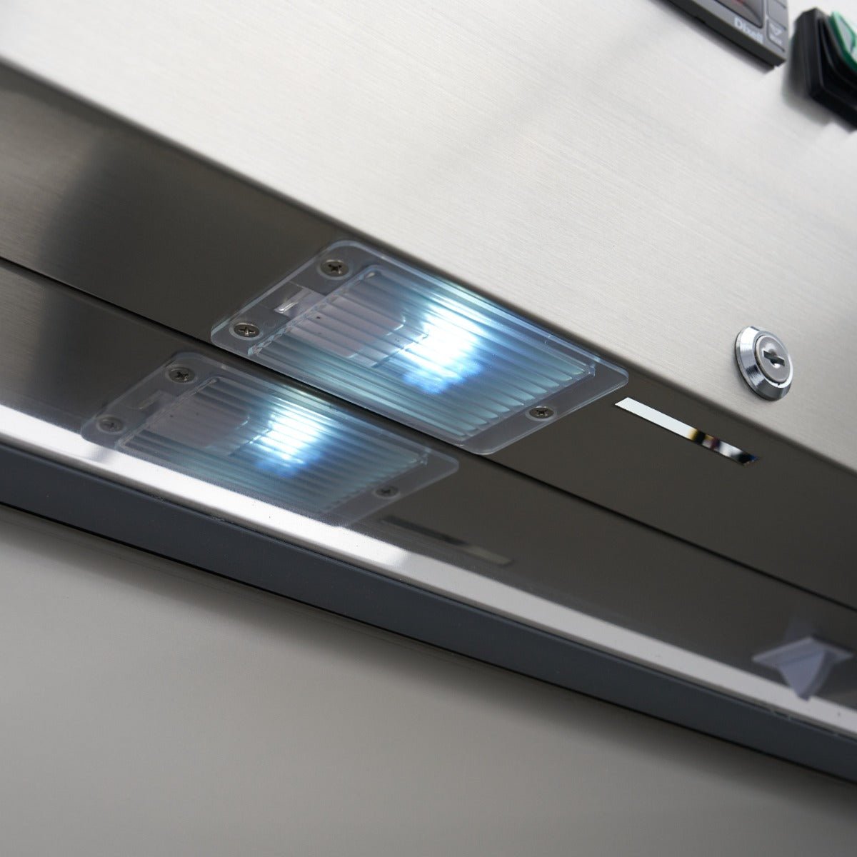 Maxima Fridge 600L on Wheels - 3 Adjustable Shelves (2/1 GN) - Stainless Steel - RVSVoordeel